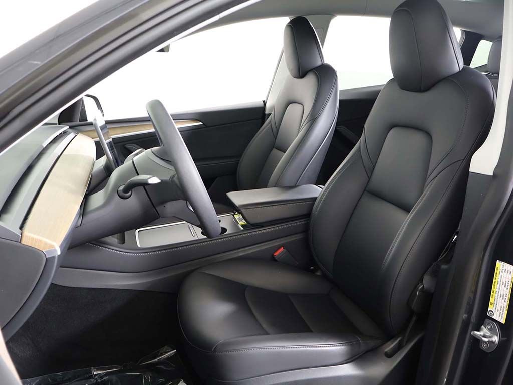 Used 2024 Tesla Model Y Long Range image 32