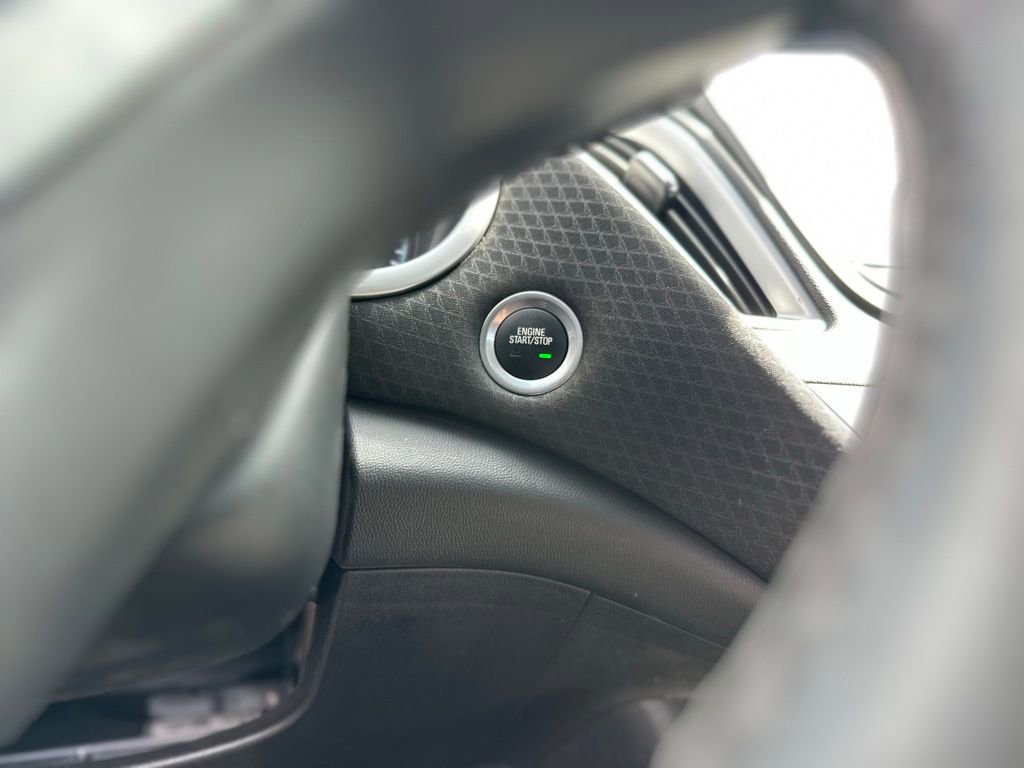 Used 2024 Chevrolet Malibu RS image 29