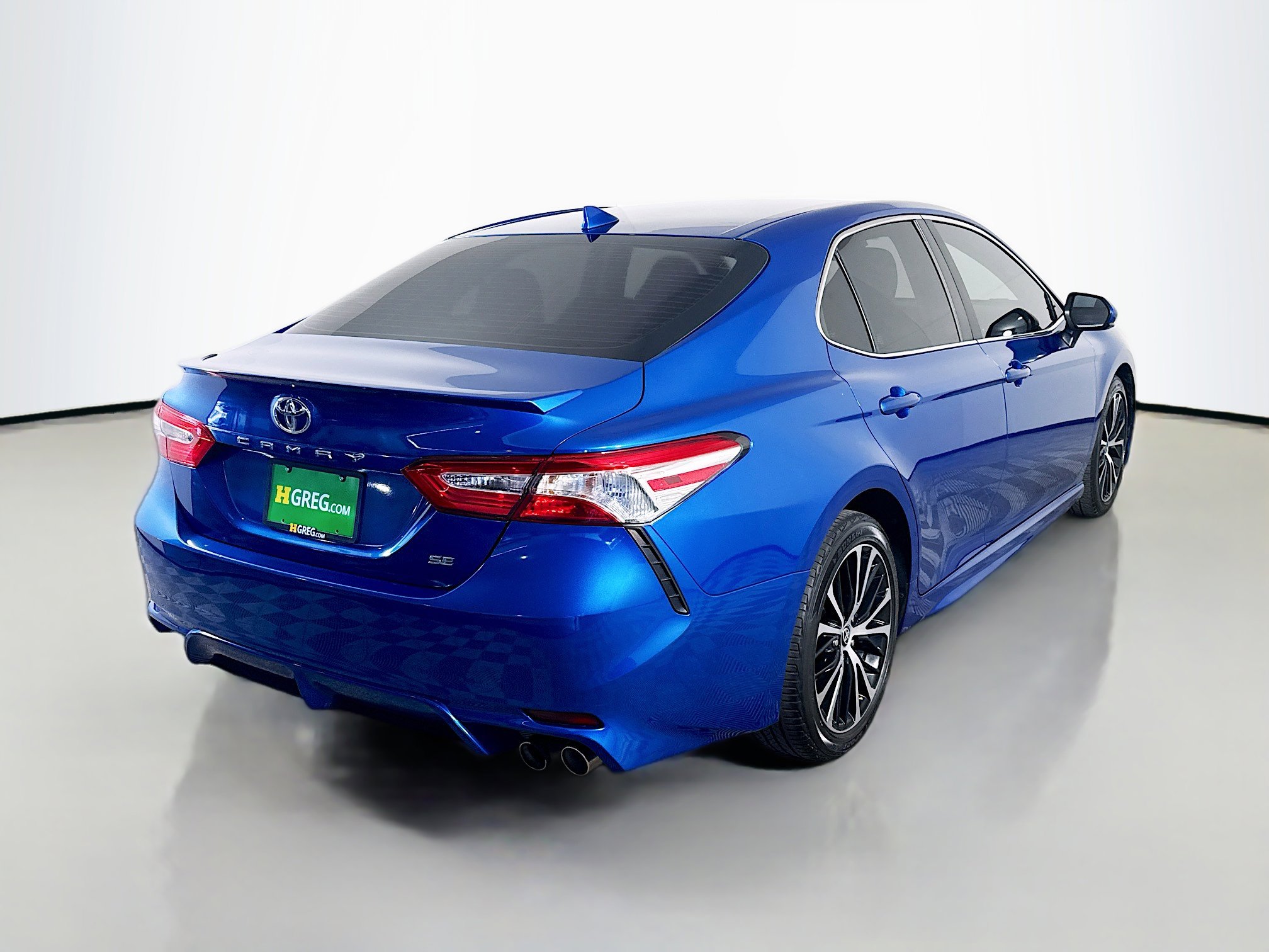 Used 2020 Toyota Camry SE w/ Carpet Mat Package image 10