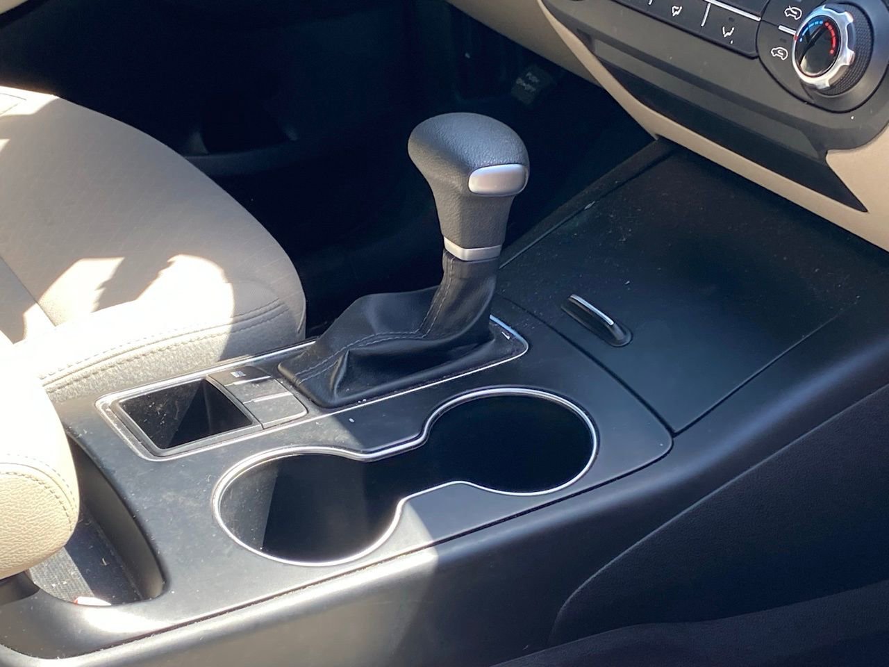 Used 2020 Kia Sorento LX image 9