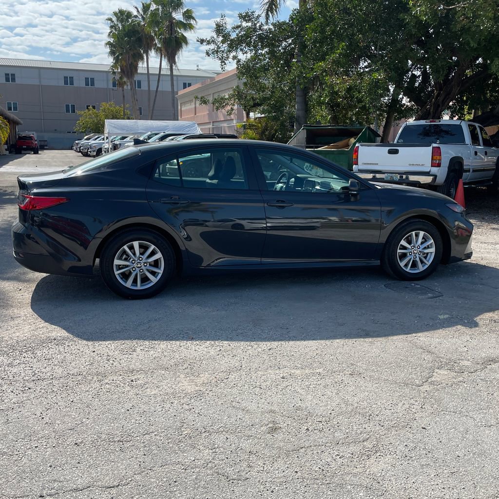 Used 2025 Toyota Camry LE image 8