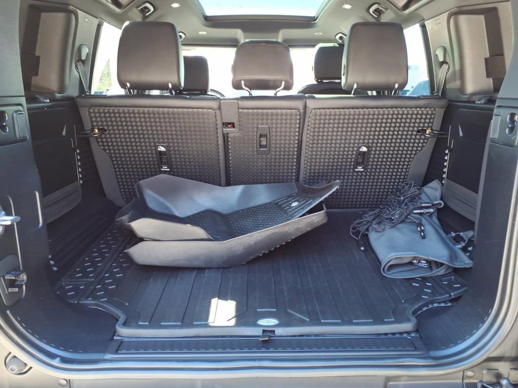 Used 2022 Land Rover Defender 110 X-Dynamic SE image 13