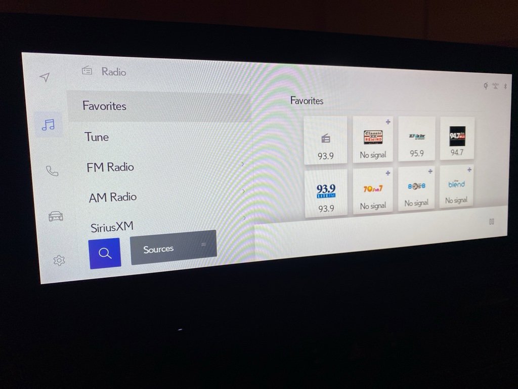 Certified 2023 Lexus ES 300h w/ Premium Package image 19