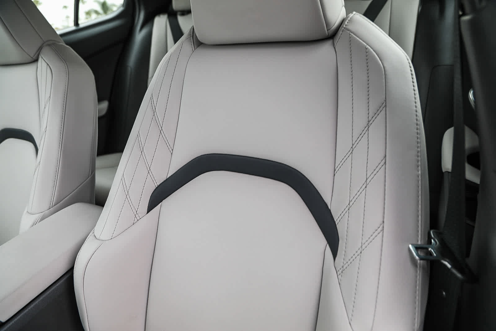 Used 2025 Lexus UX 300h FWD image 24