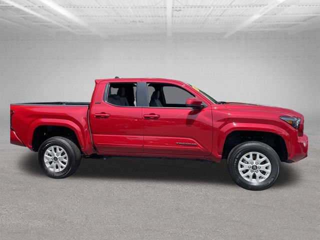 Used 2025 Toyota Tacoma SR5 AWD/4WD image 5