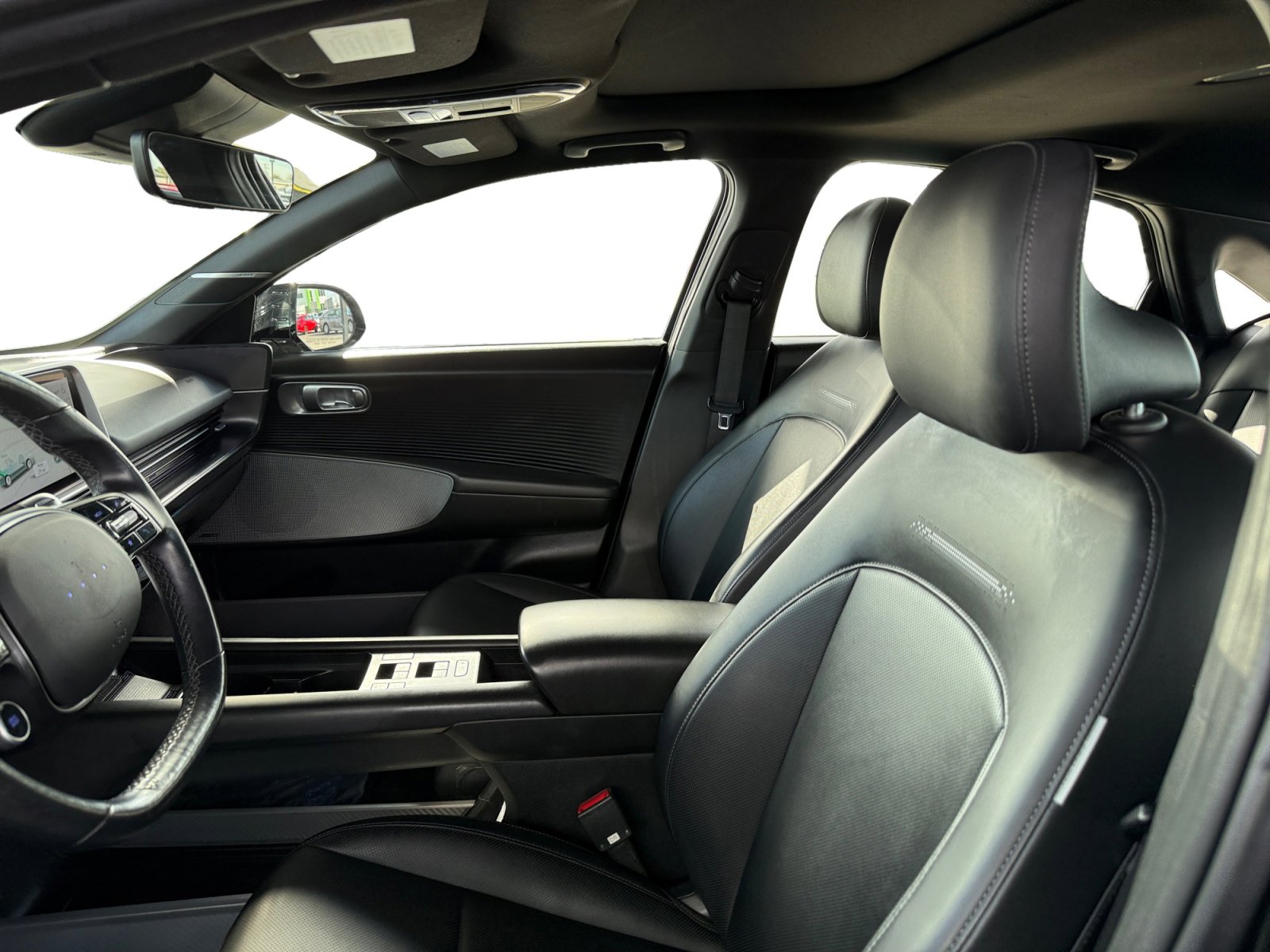 Used 2024 Hyundai Ioniq 6 Limited image 10