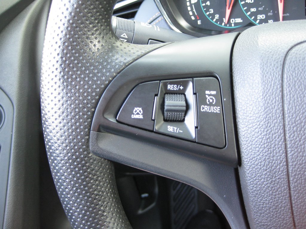Used 2020 Chevrolet Trax LT image 12