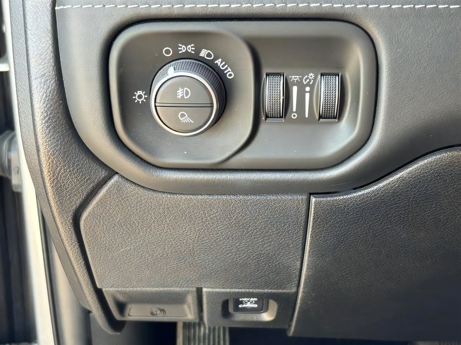 Used 2021 RAM 3500 Limited AWD/4WD image 26