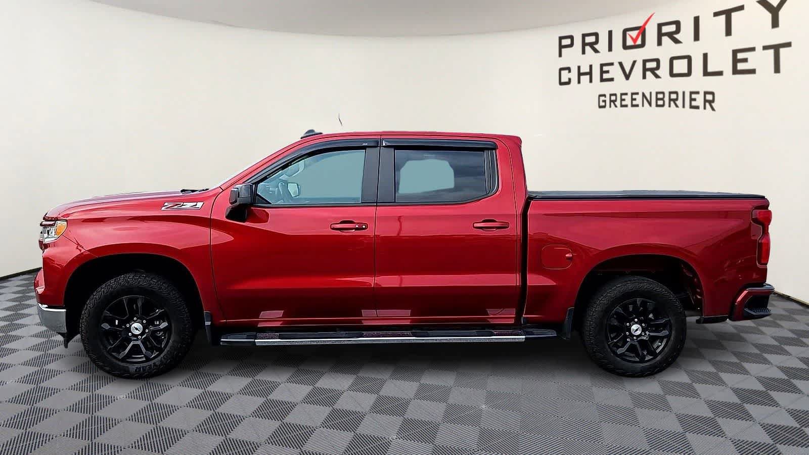 Used 2024 Chevrolet Silverado 1500 RST w/ Z71 Off-Road Package AWD/4WD image 5