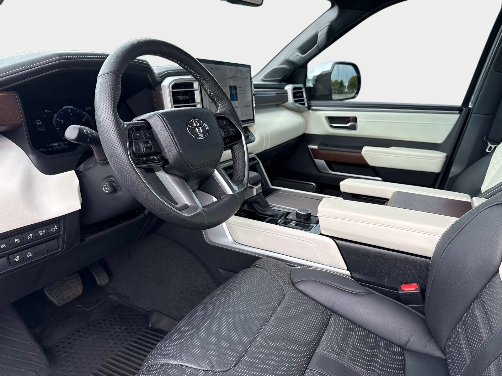 Used 2024 Toyota Tundra Capstone AWD/4WD image 33