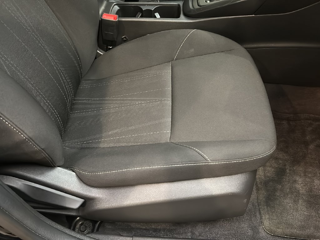 Used 2018 Ford Focus SE FWD image 18