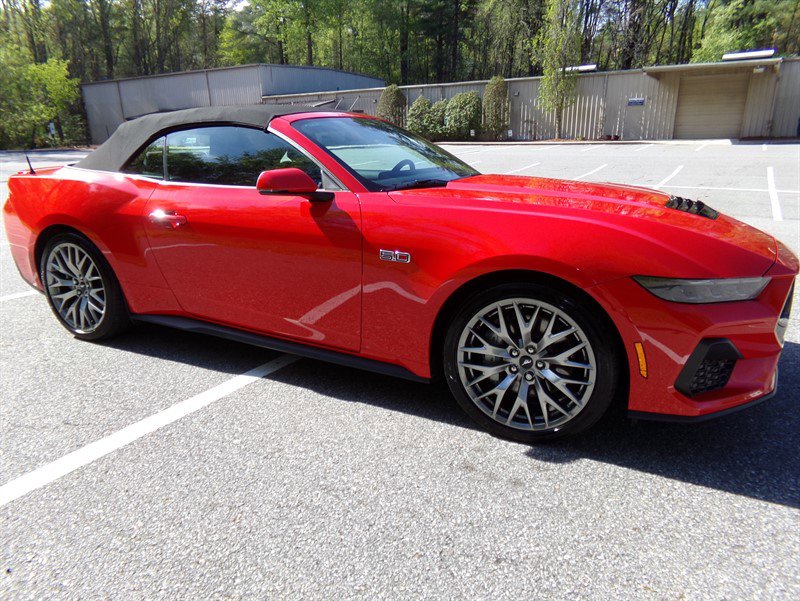 Used 2025 Ford Mustang GT Premium image 9
