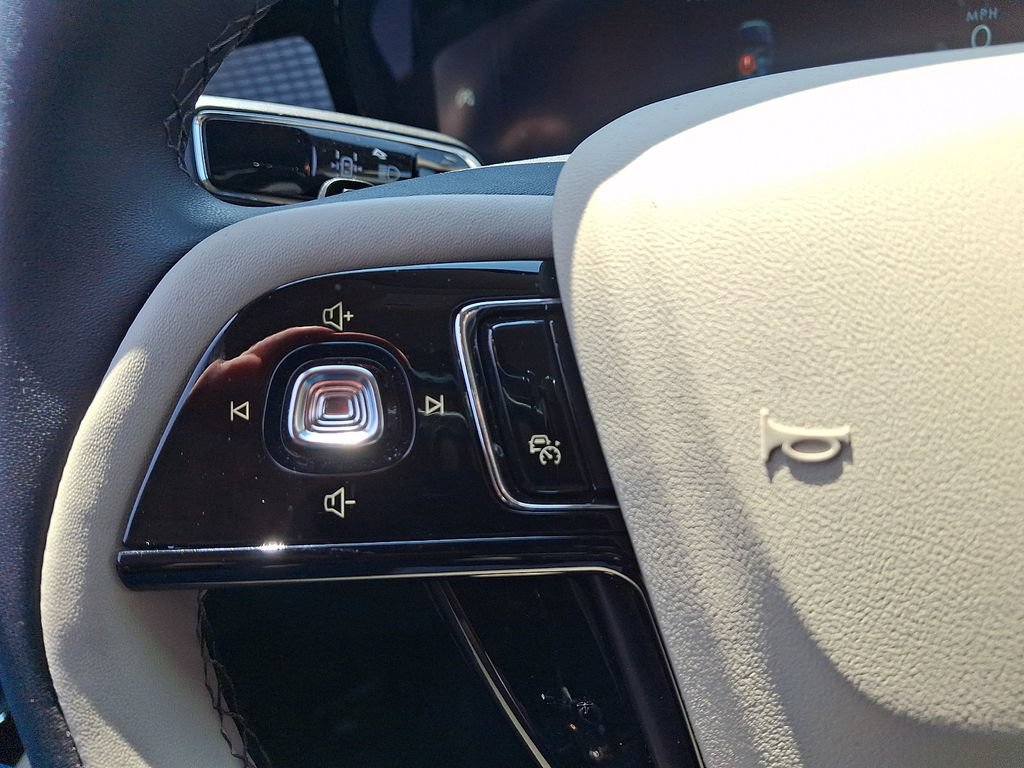 Certified 2025 Lincoln Corsair AWD image 21