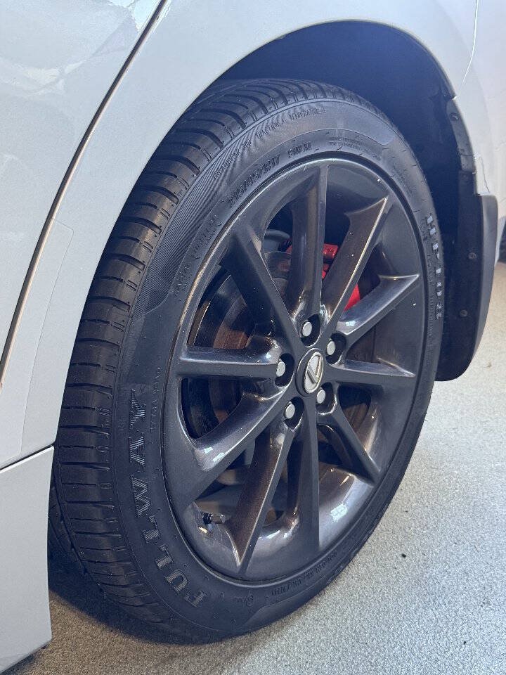Used 2012 Lexus CT 200h Premium w/ Leather Pkg FWD image 17