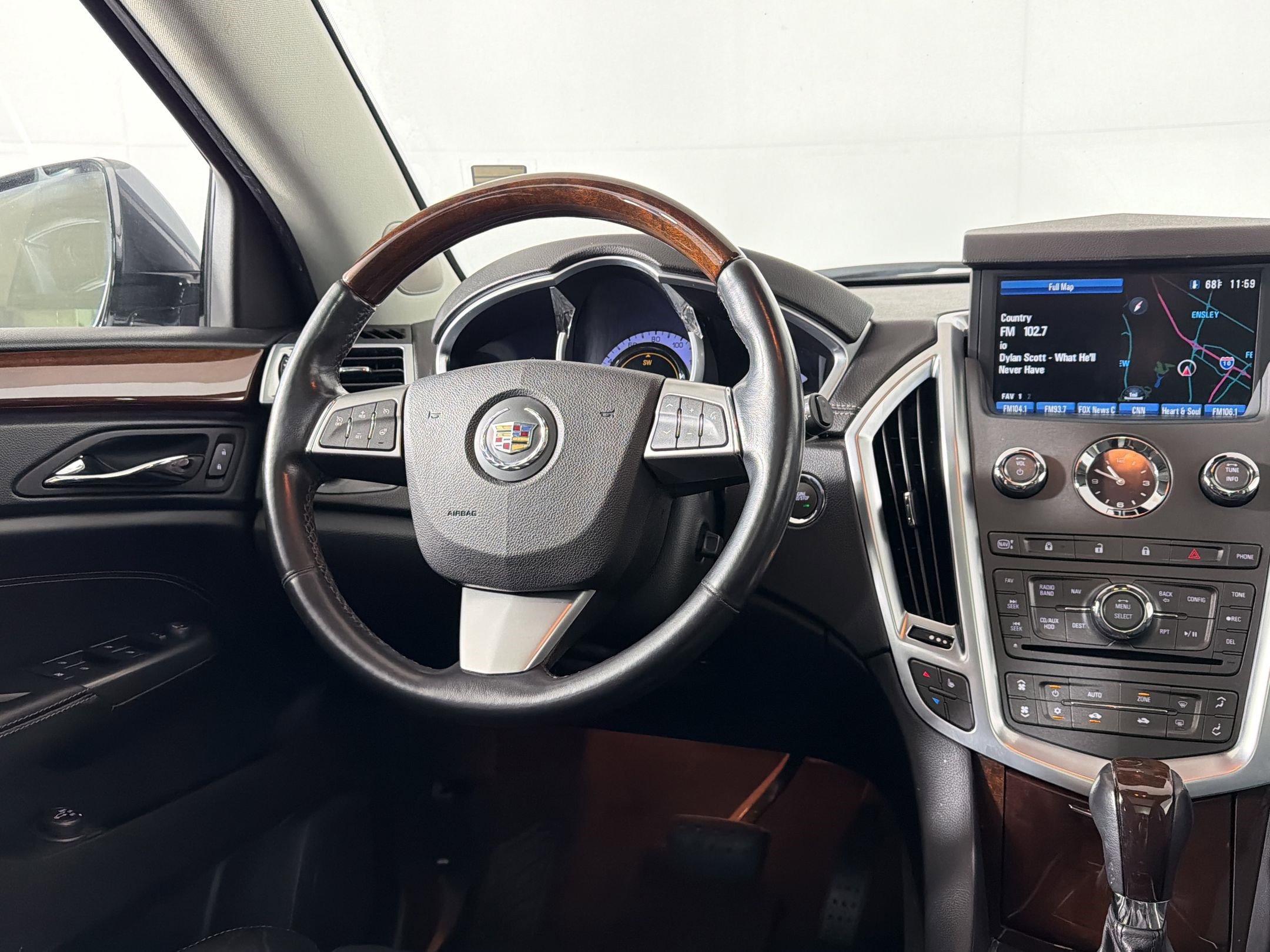 Used 2012 Cadillac SRX Luxury image 27