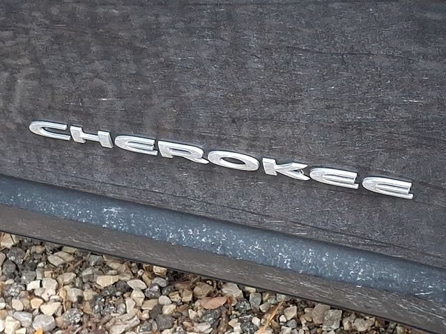 Used 2020 Jeep Cherokee Limited AWD/4WD image 8