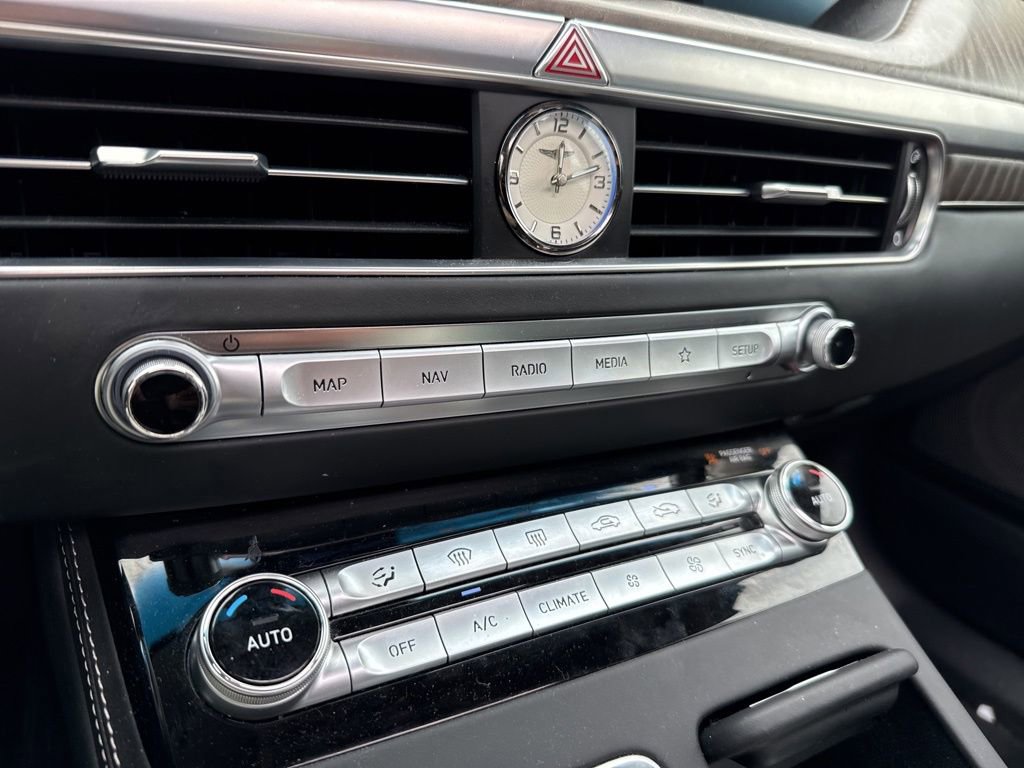 Used 2020 Genesis G90 3.3T Premium image 12