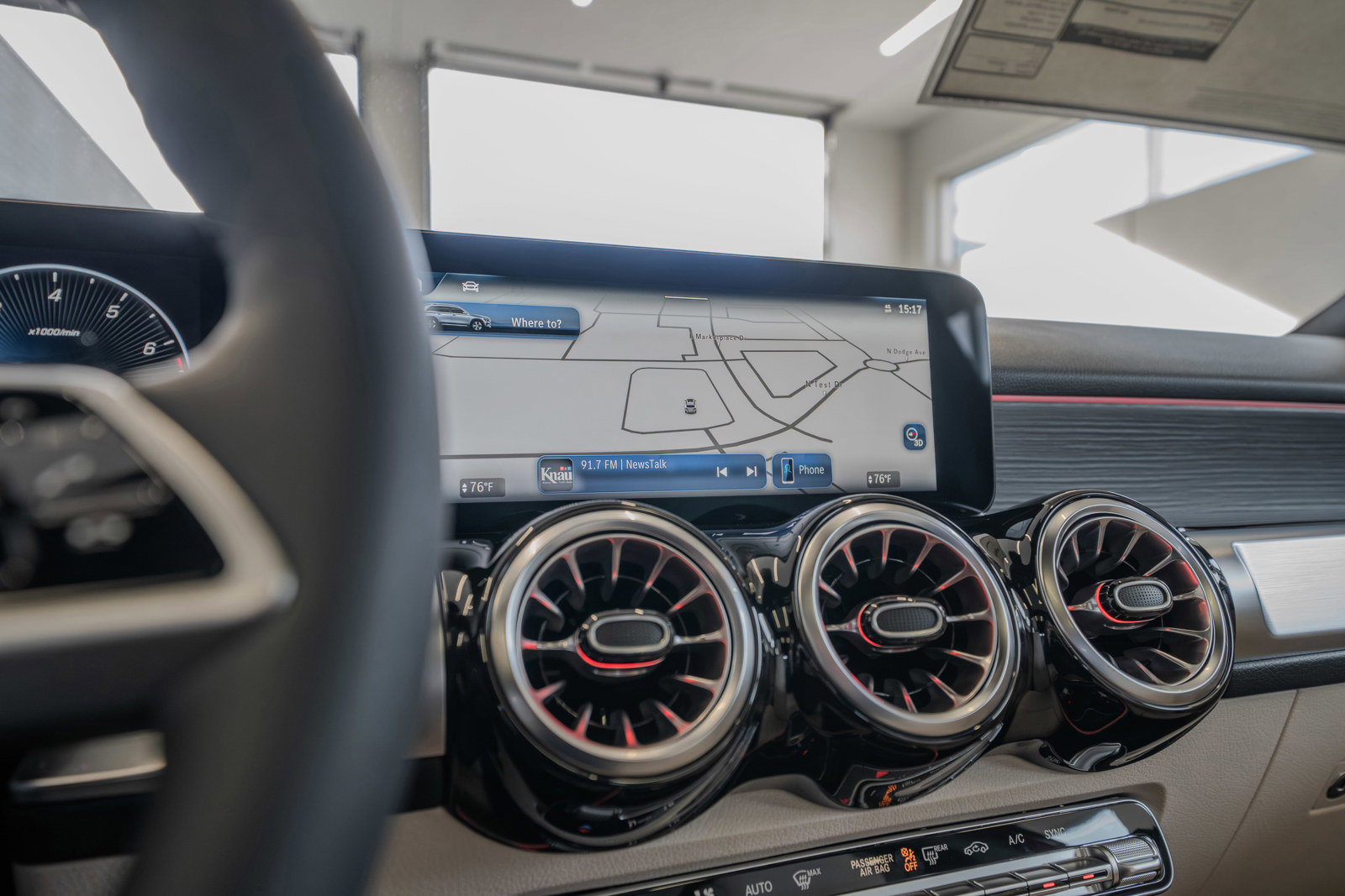 New 2026 Mercedes-Benz GLB 250 4MATIC image 33