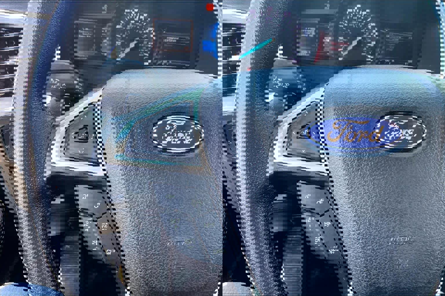 Used 2016 Ford Edge Titanium w/ Equipment Group 302A AWD/4WD image 24