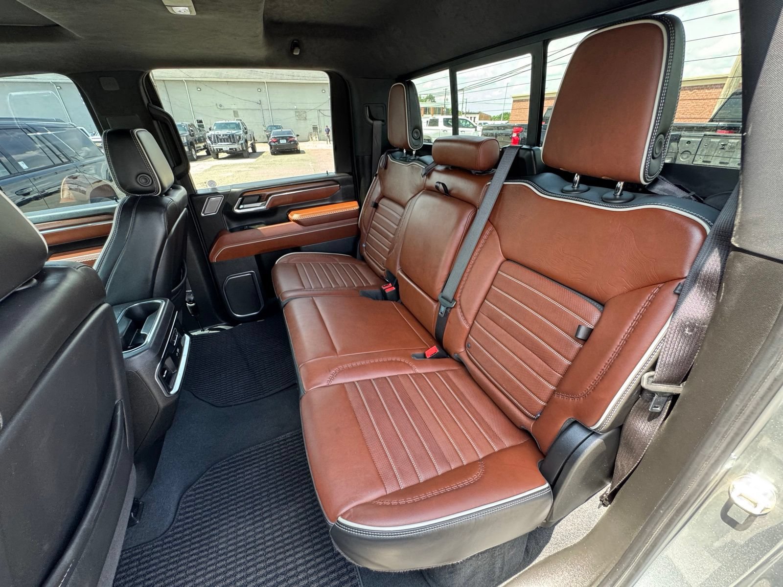 Used 2024 GMC Sierra 3500 Denali Ultimate AWD/4WD image 21