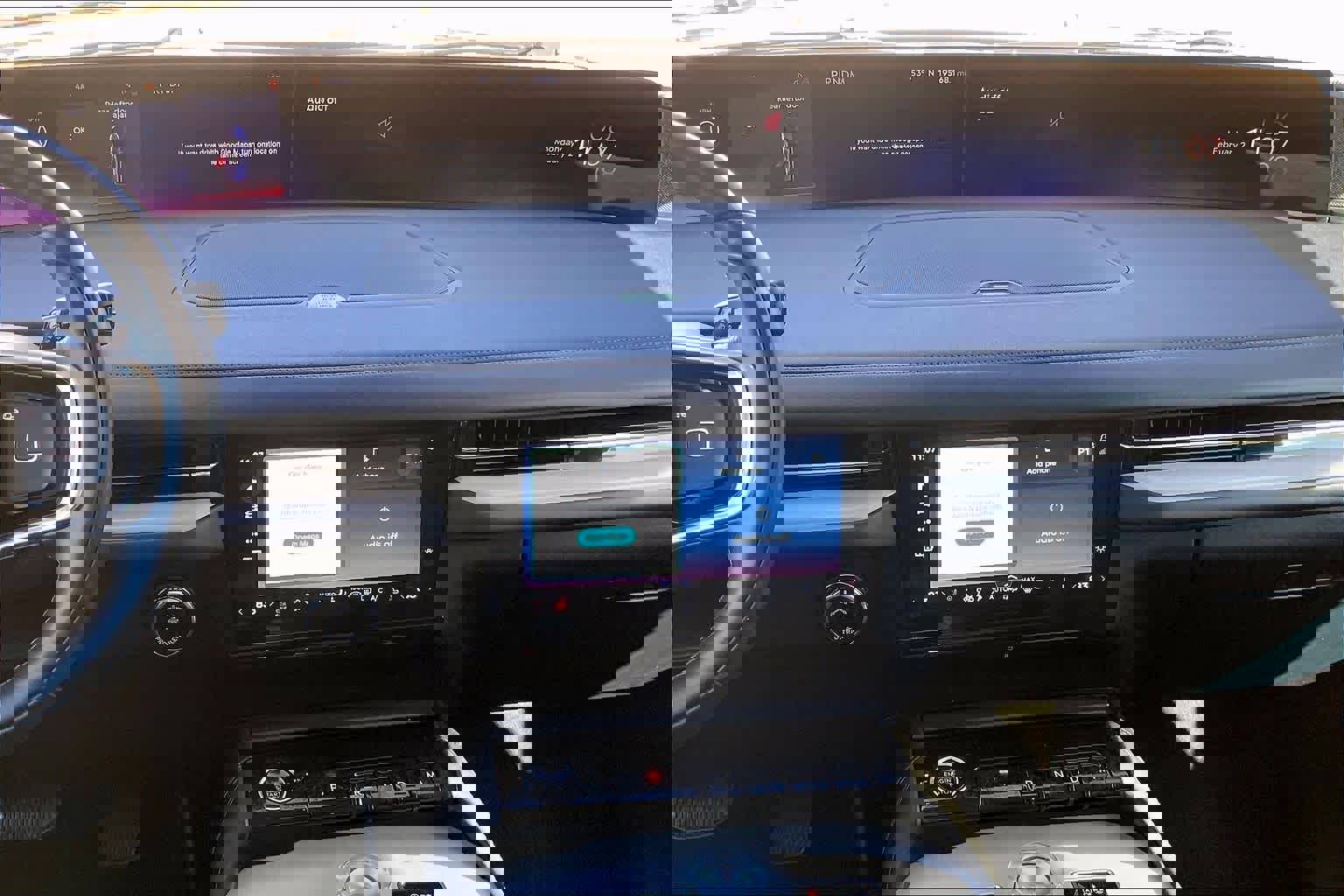 Used 2025 Lincoln Navigator Reserve AWD/4WD image 7