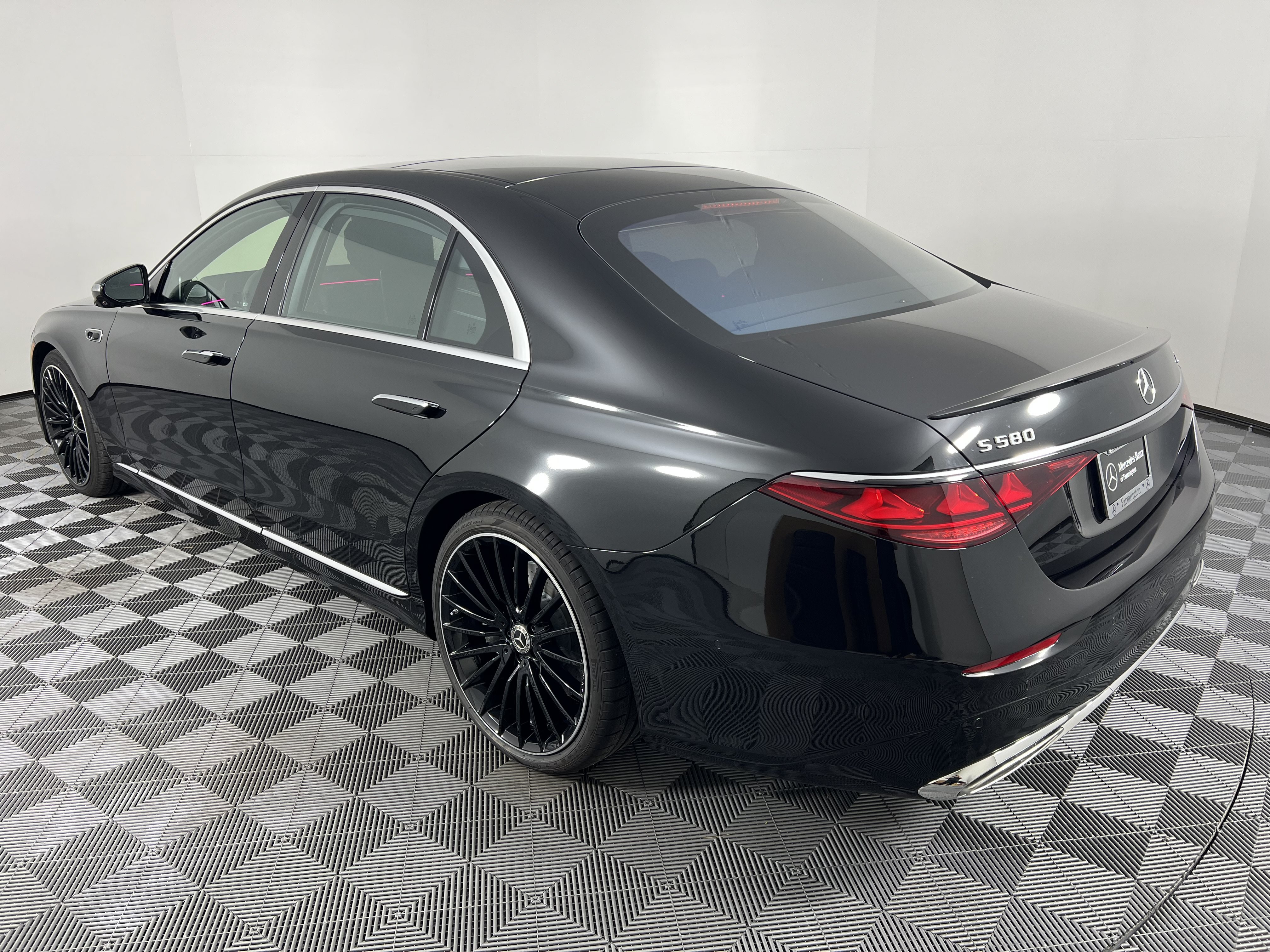 New 2027 Mercedes-Benz S 580 4MATIC Sedan image 10