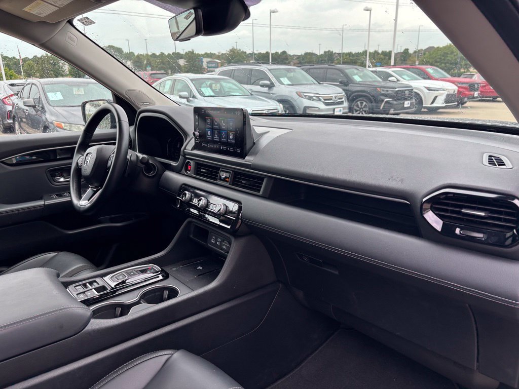 Certified 2025 Honda Pilot Touring image 20