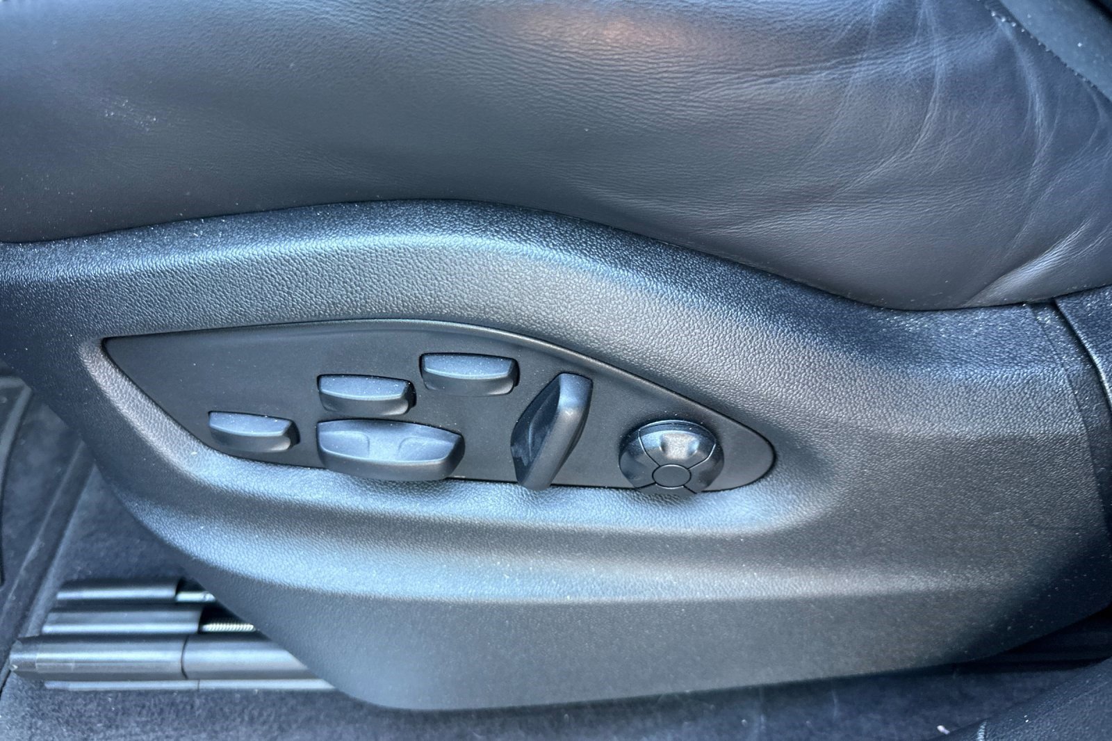 Used 2025 Porsche Cayenne S image 14