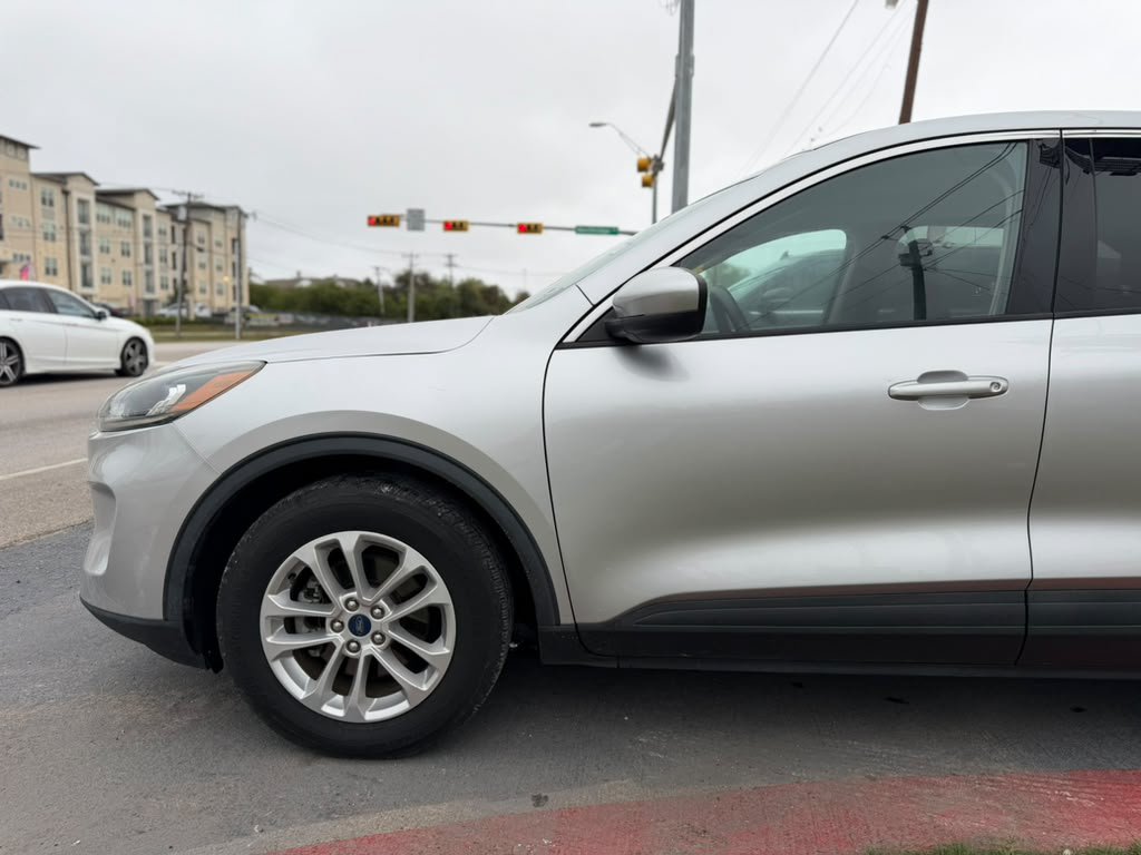 Used 2020 Ford Escape SE FWD image 4