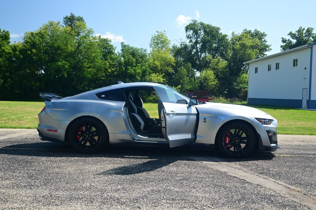 Used 2022 Ford Mustang Shelby GT500 w/ Technology Package RWD image 13