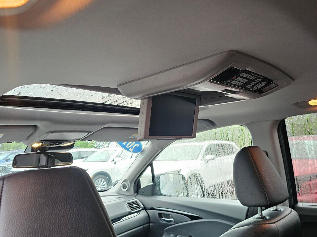 Certified 2017 Honda Pilot Elite image 20