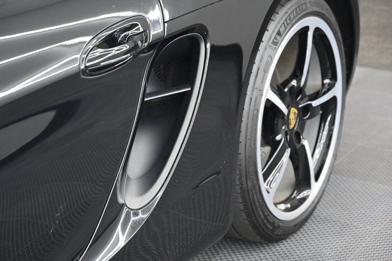 Used 2016 Porsche Cayman image 11