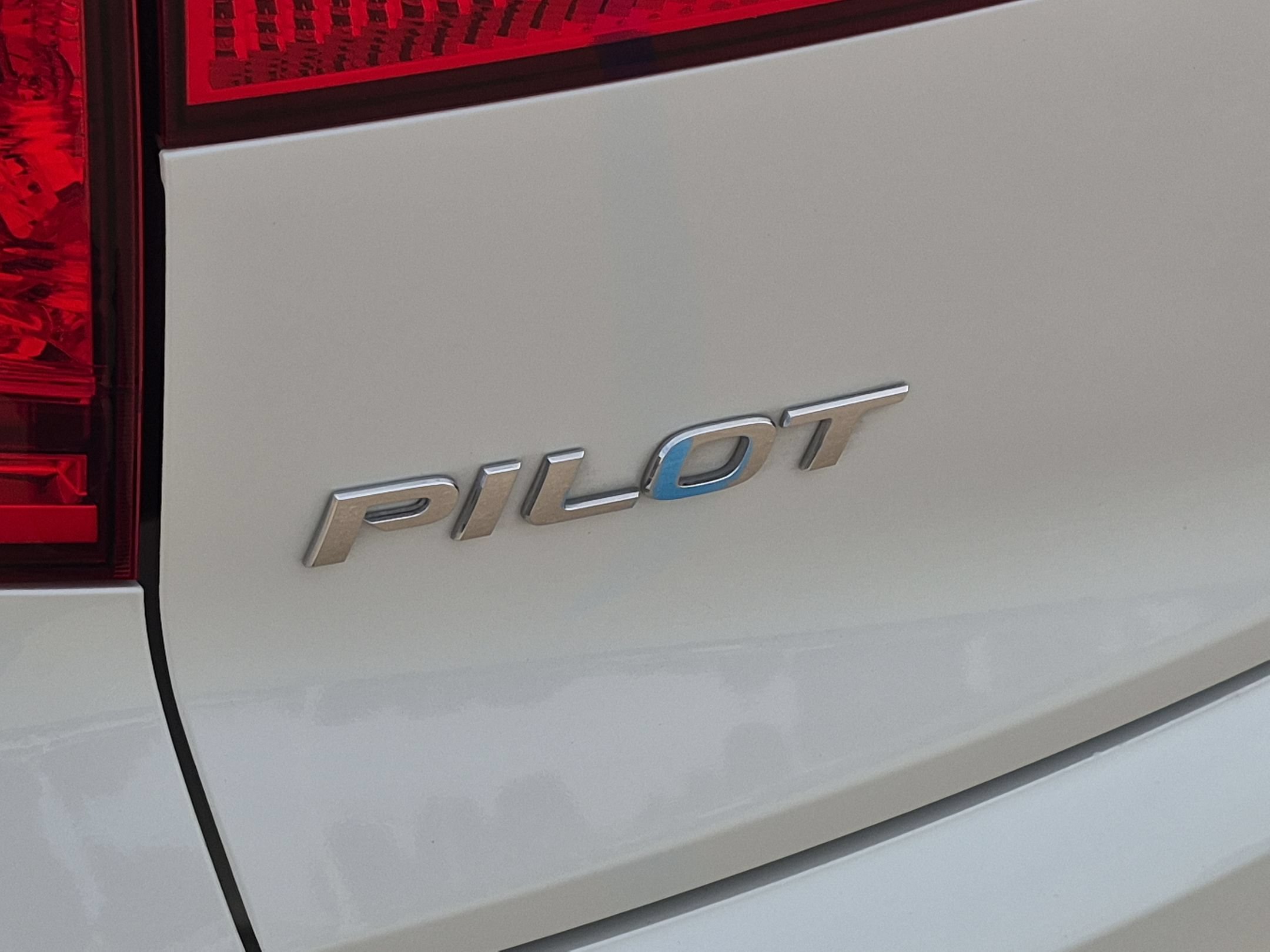 Used 2016 Honda Pilot LX image 27