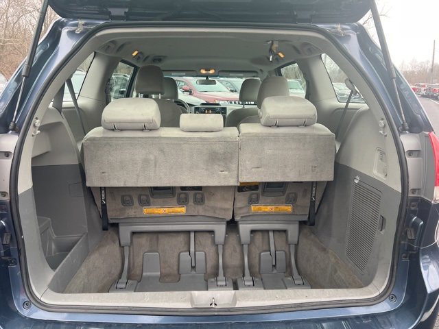 Used 2013 Toyota Sienna L image 15
