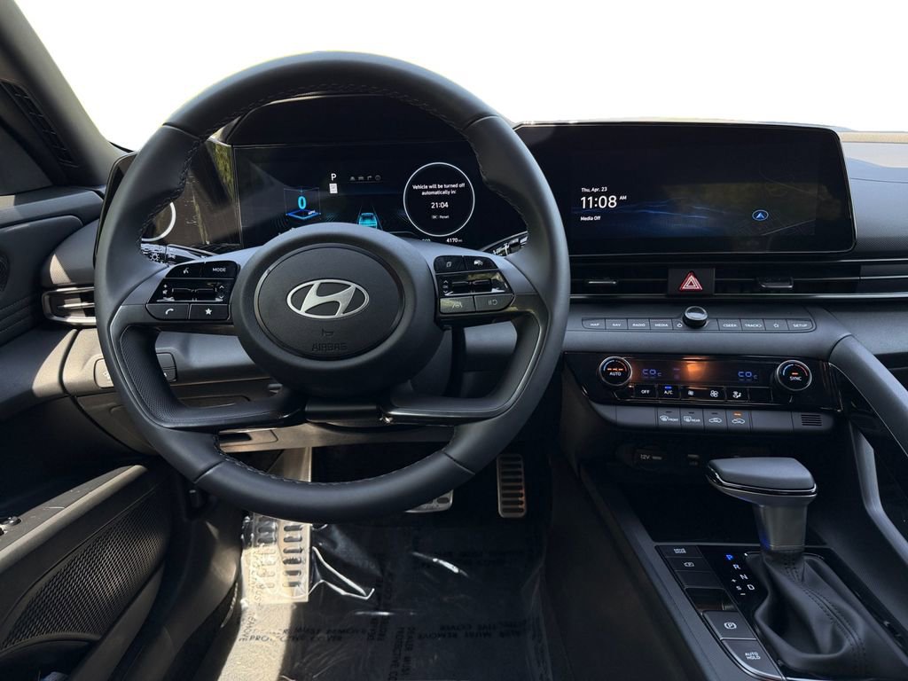 Used 2025 Hyundai Elantra SEL FWD image 10