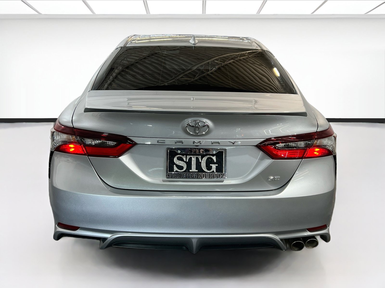 Used 2023 Toyota Camry SE FWD image 5
