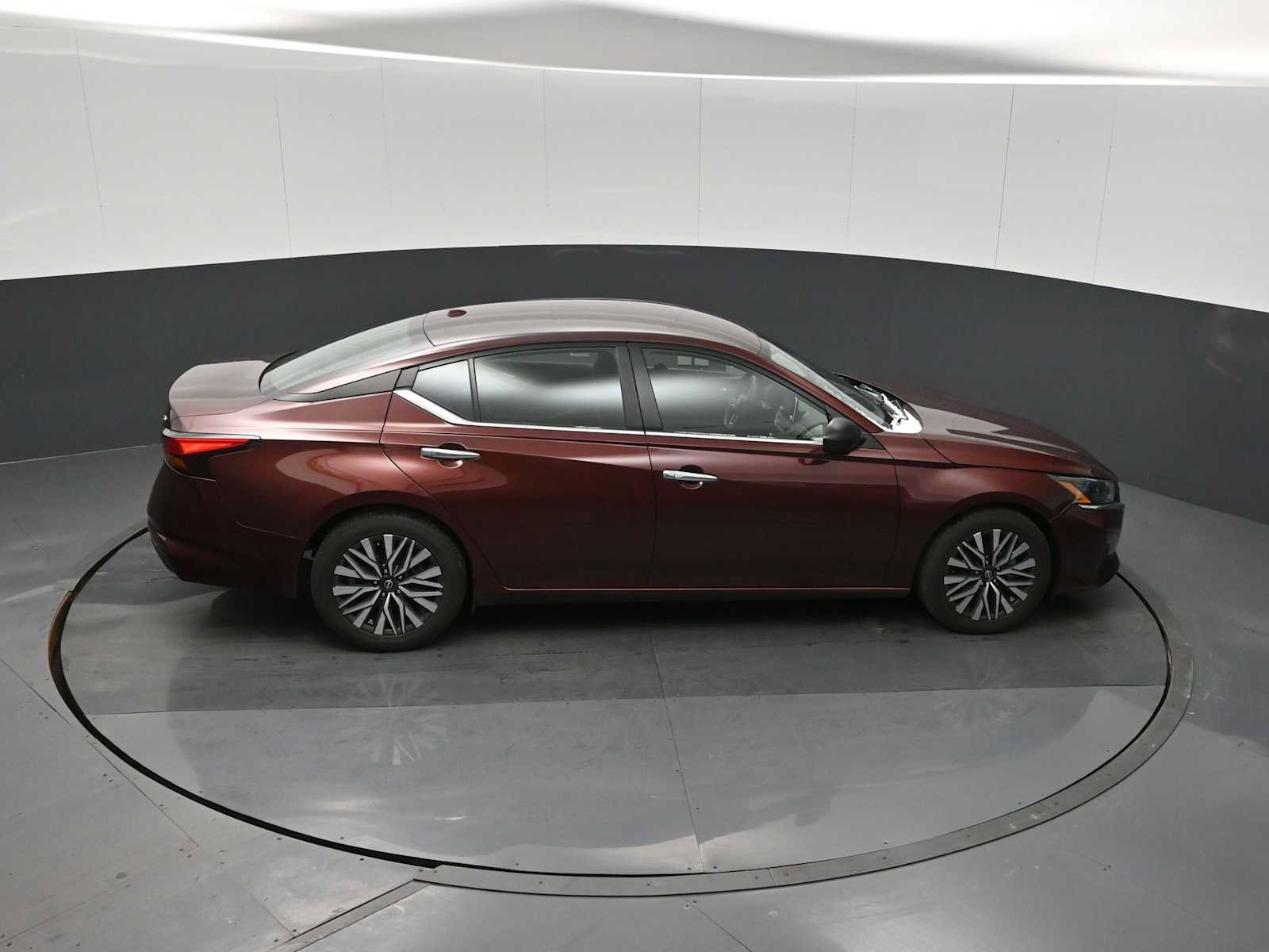 Used 2024 Nissan Altima 2.5 SV image 28