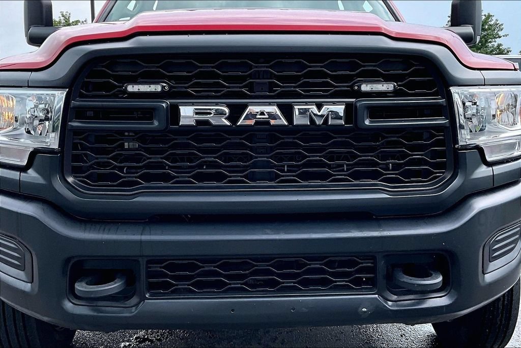 Used 2020 RAM 5500 Tradesman AWD/4WD image 32