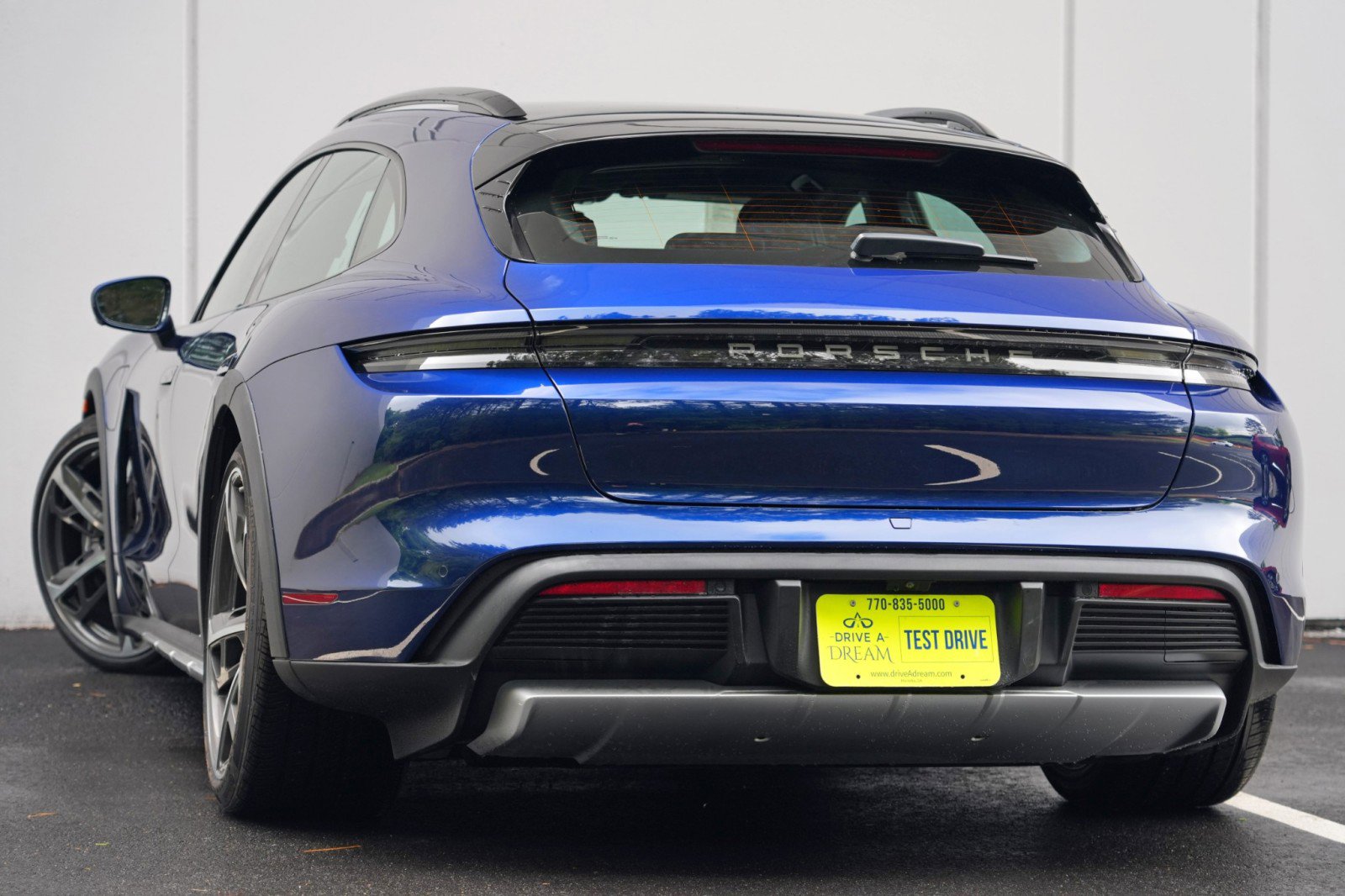 Used 2022 Porsche Taycan 4 Cross Turismo AWD/4WD image 6