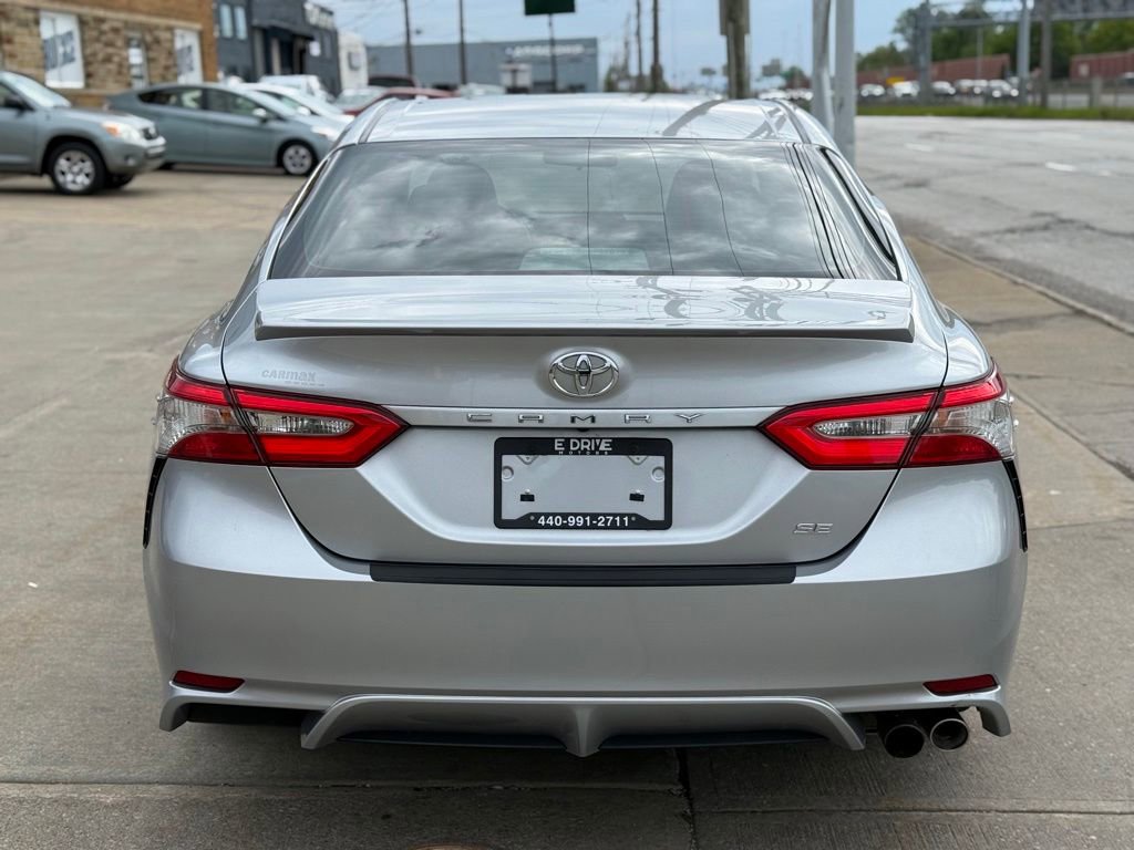 Used 2018 Toyota Camry SE FWD image 9