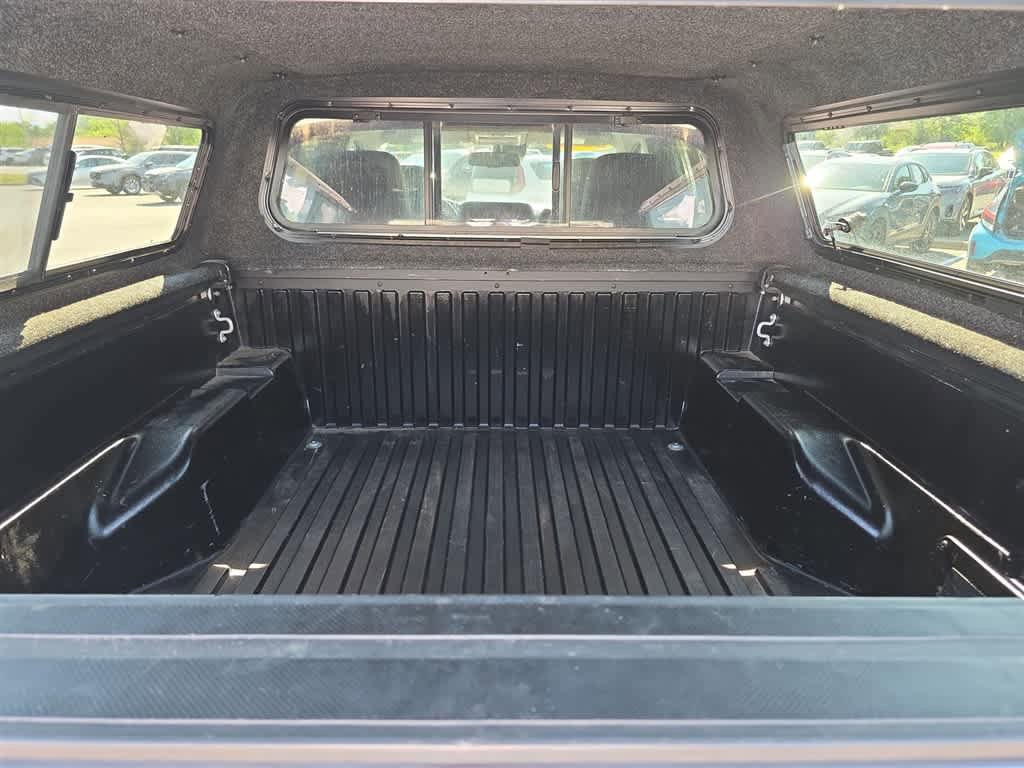 Used 2022 Toyota Tacoma SR5 AWD/4WD image 28