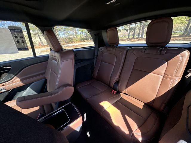 New 2026 Lincoln Aviator Reserve w/ Jet Appearance Package RWD image 24