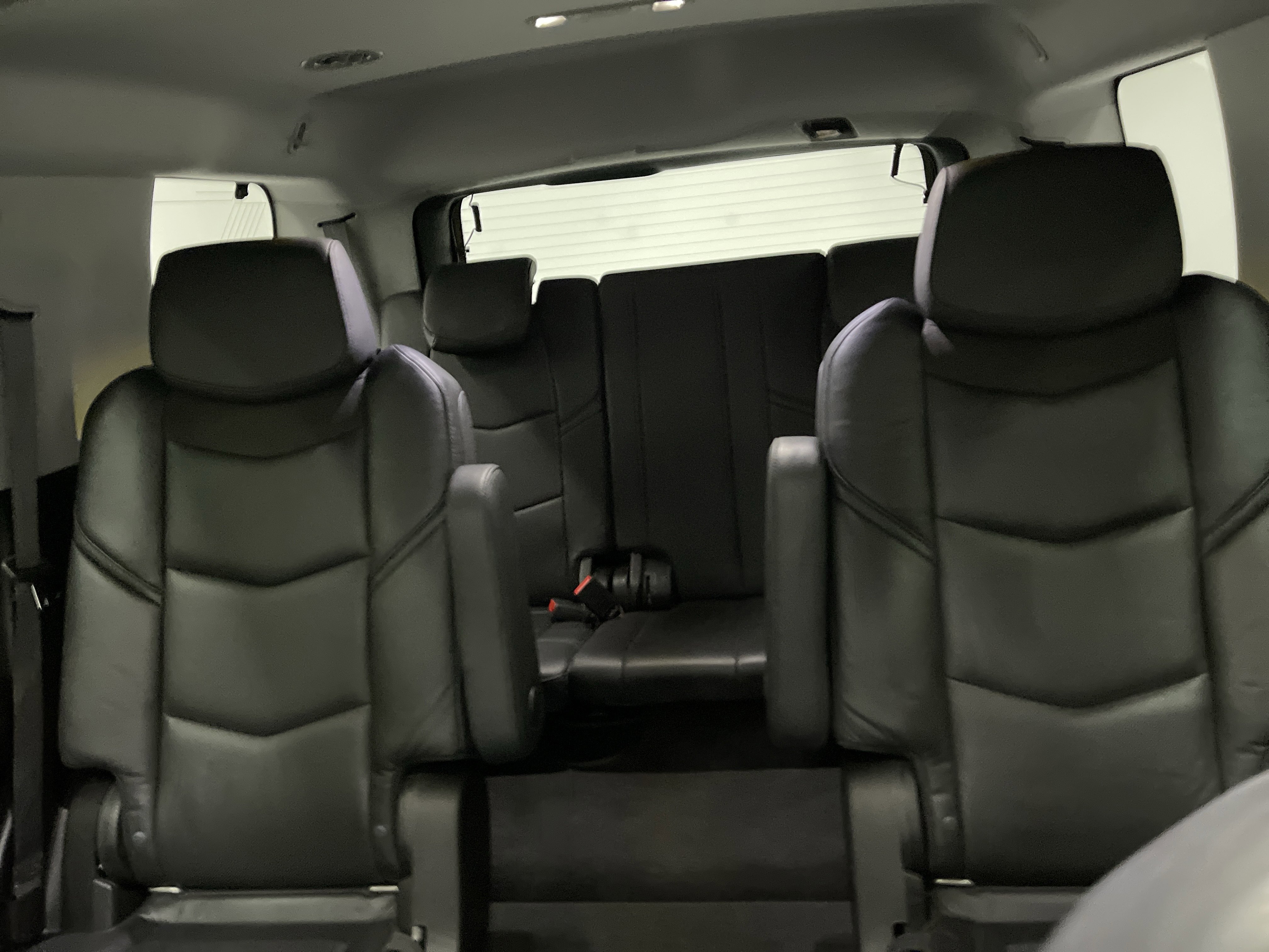 Used 2020 Cadillac Escalade Luxury AWD/4WD image 11