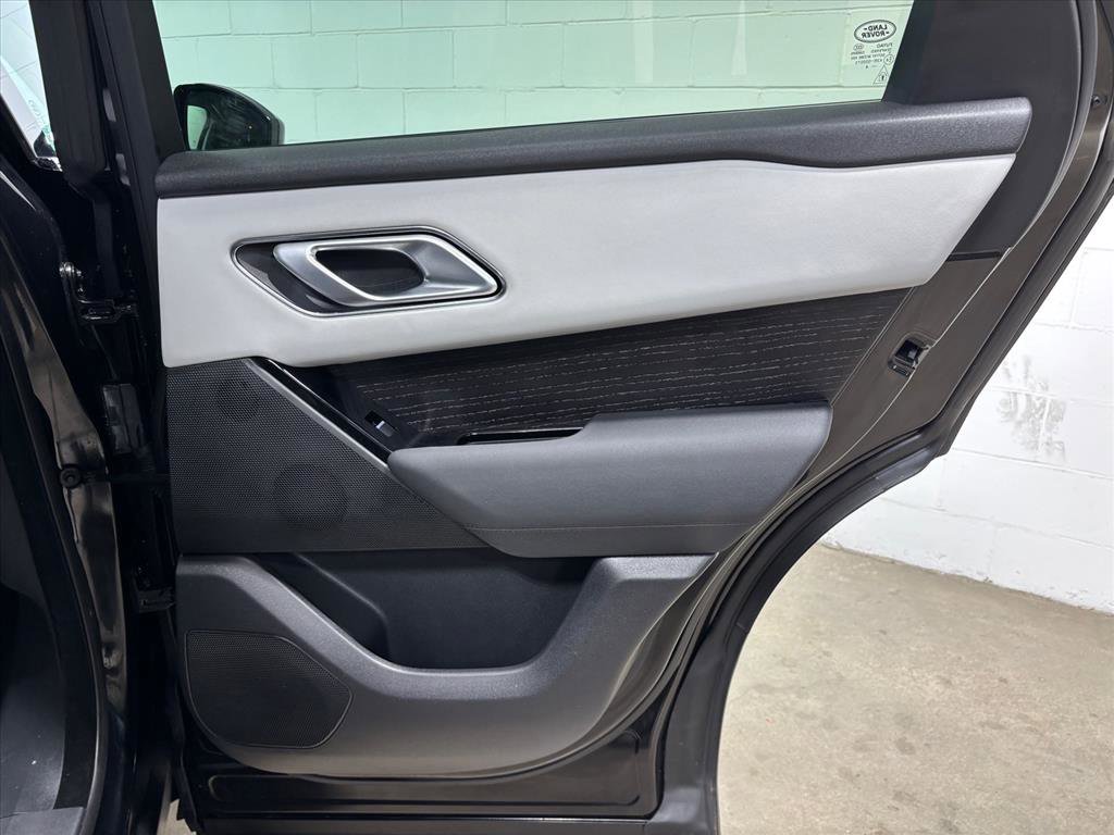 Used 2025 Land Rover Range Rover Velar Dynamic SE image 40