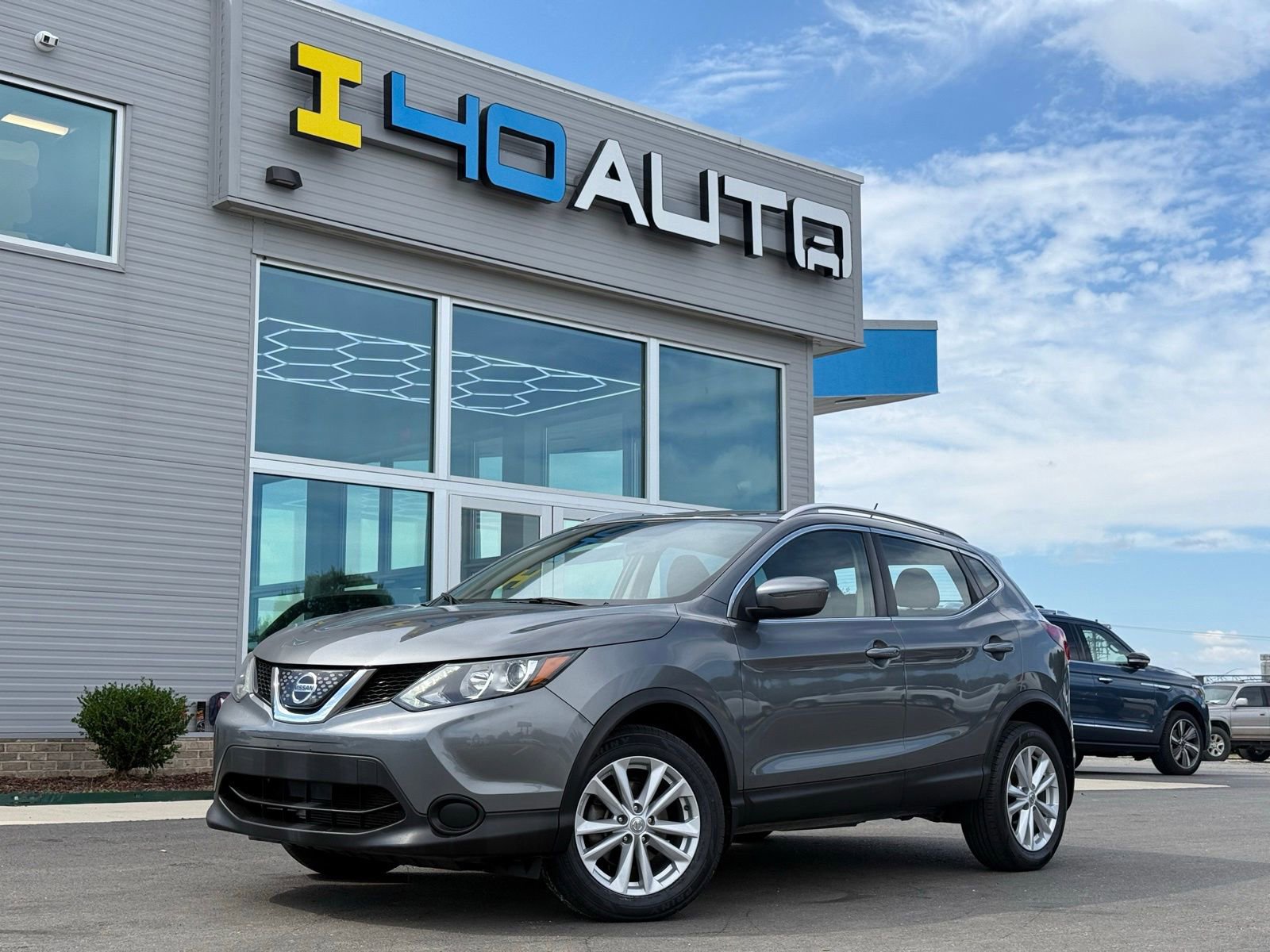 Used 2018 Nissan Rogue Sport SV image 1