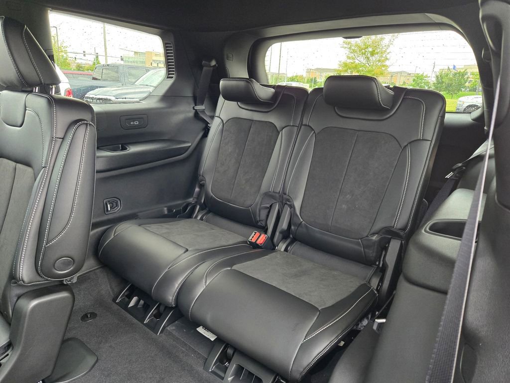 New 2025 Jeep Grand Cherokee L Laredo image 27