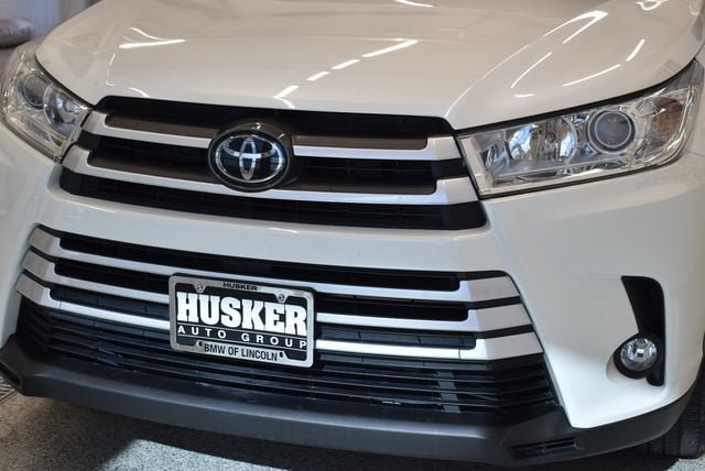 Used 2018 Toyota Highlander XLE AWD/4WD image 14