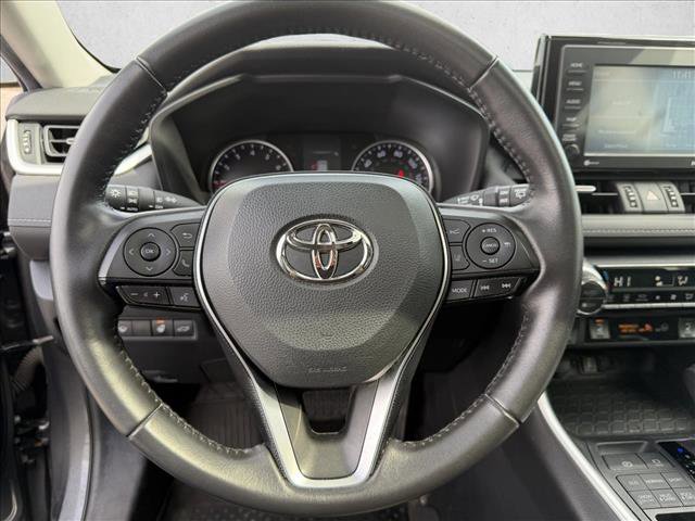 Used 2020 Toyota RAV4 XLE Premium image 14