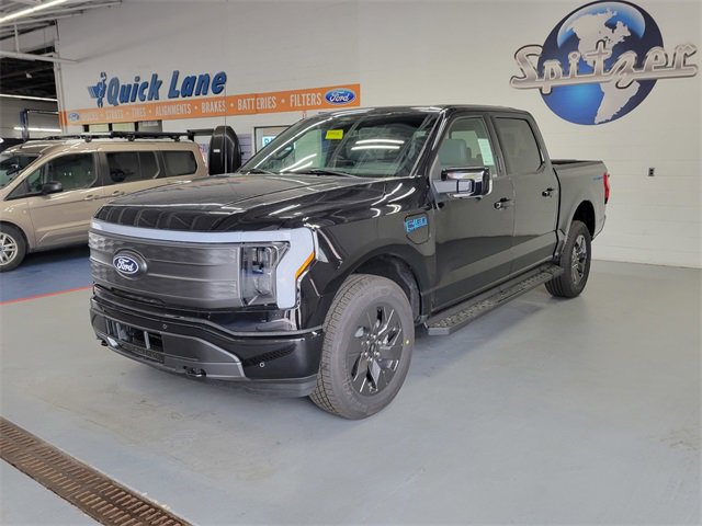 New 2025 Ford F150 Lightning Lariat image 9