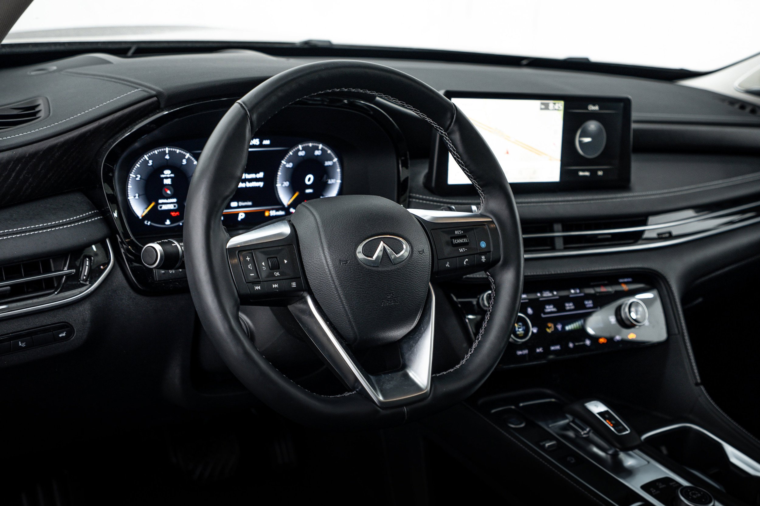 Used 2023 INFINITI QX60 Sensory w/ Vision Package AWD/4WD image 10